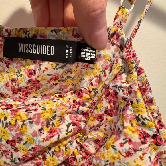 Missguided Floral Ruched Mini Dress - Picture 2 of 5